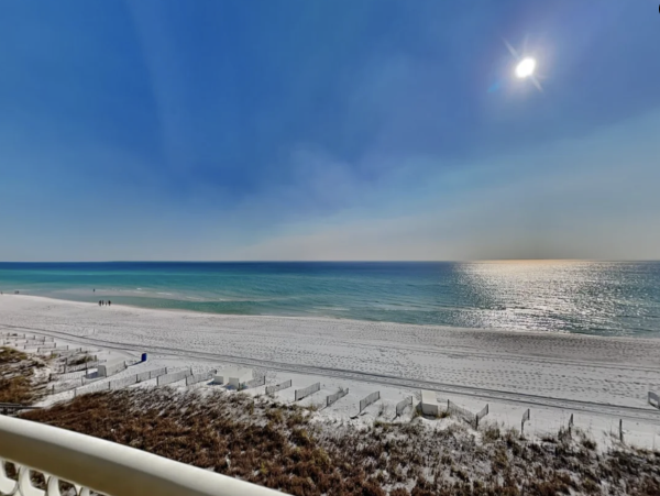 Destin Beach Vacation Condo Rental 4 bedrooms Sleeps 12